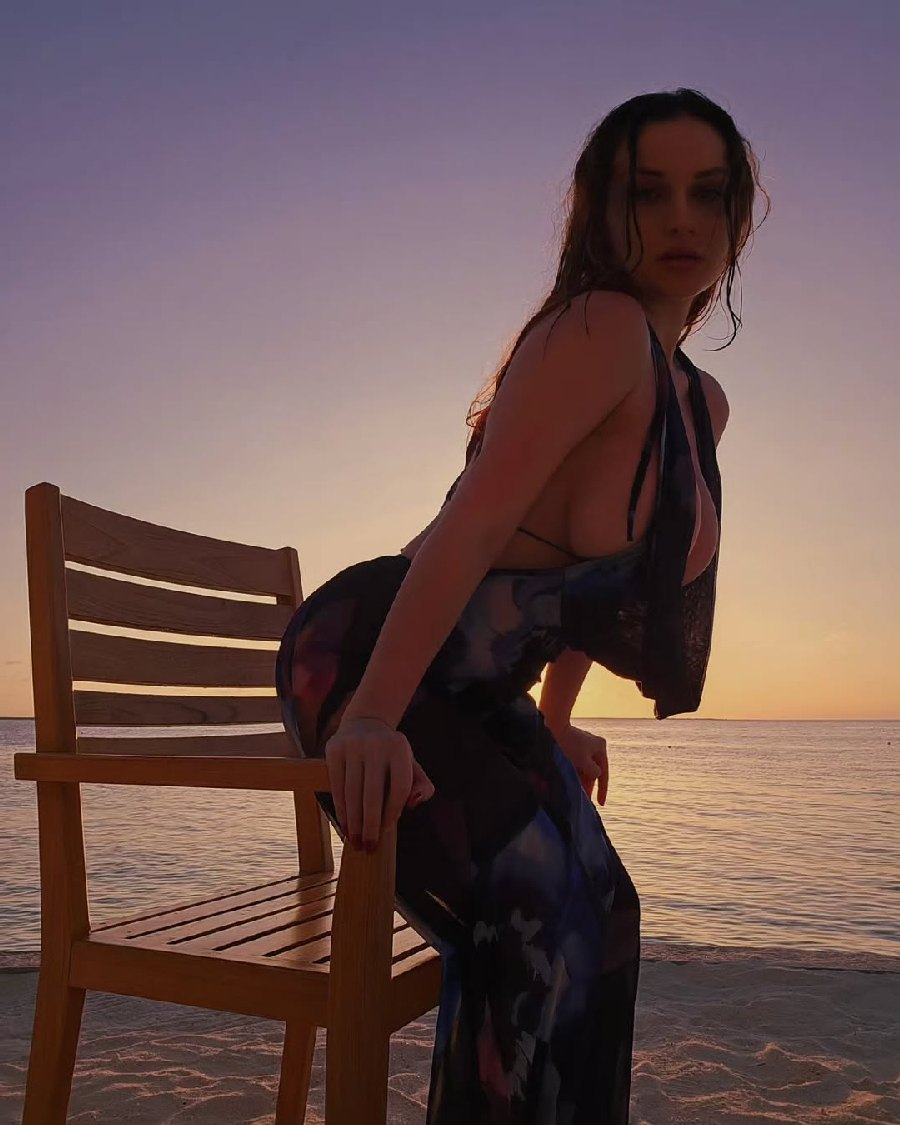 Sexy girl Miranda Faith nude in La Plata