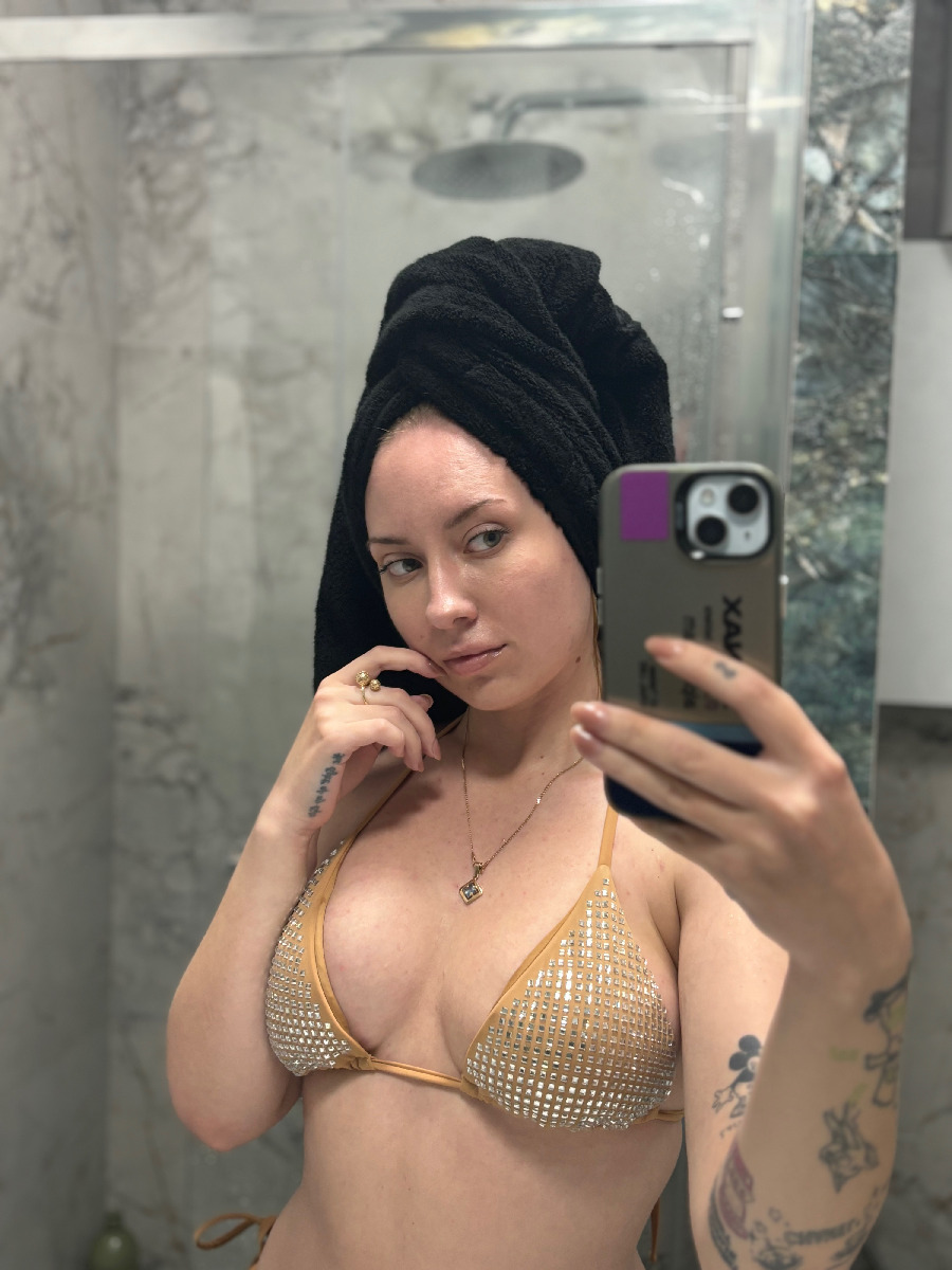 Nude girl KateV in La Plata