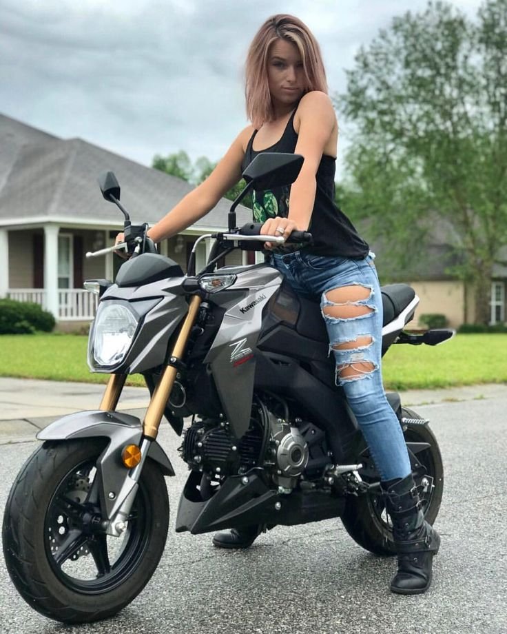 Say hi to Beautiful girls and bikes — open chat