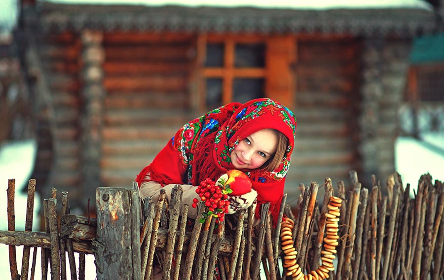 Sexy girl Women in Slavic costumes in La Plata
