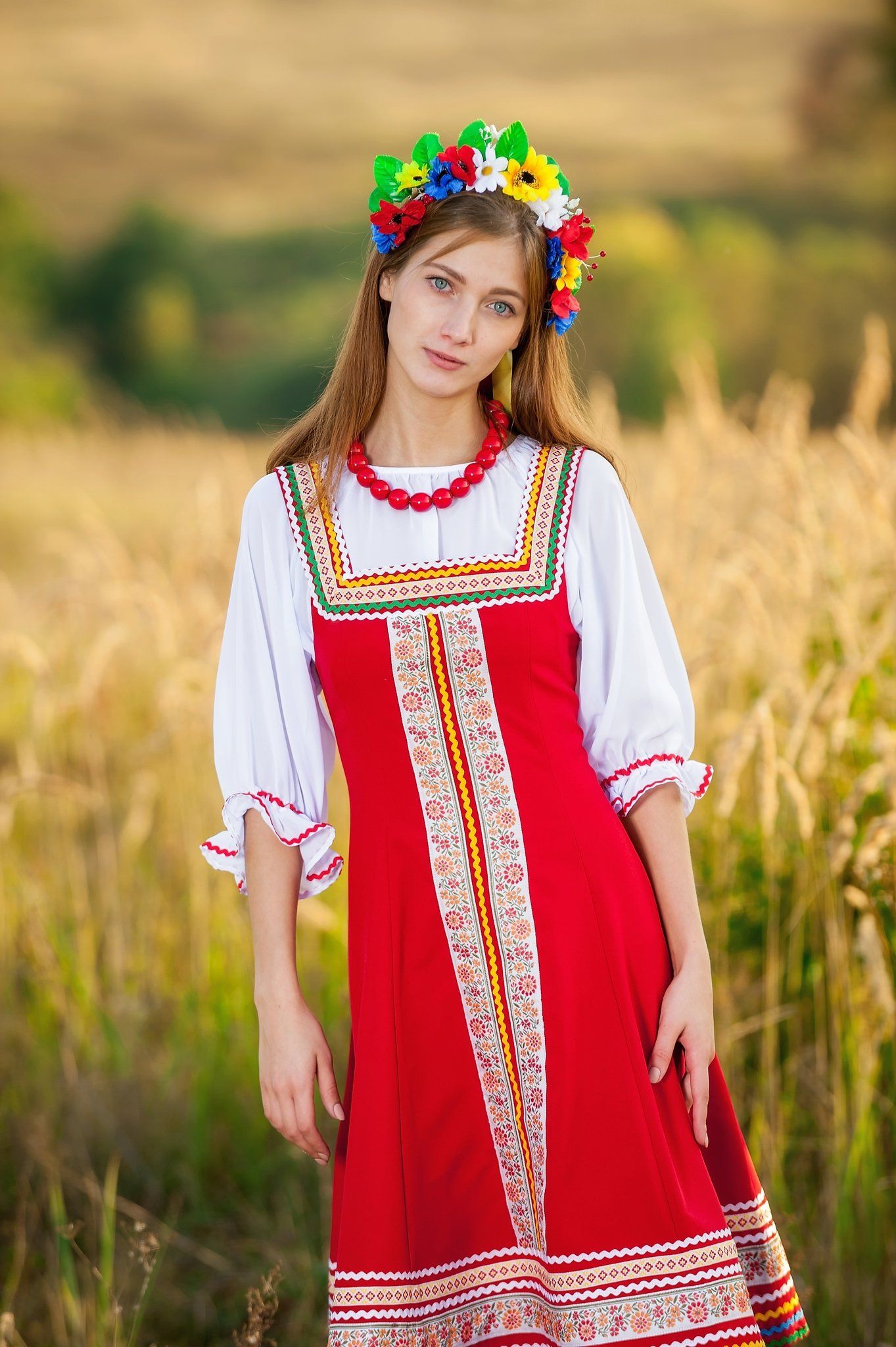 Women in Slavic costumes in La Plata — step in, relax, and chat live