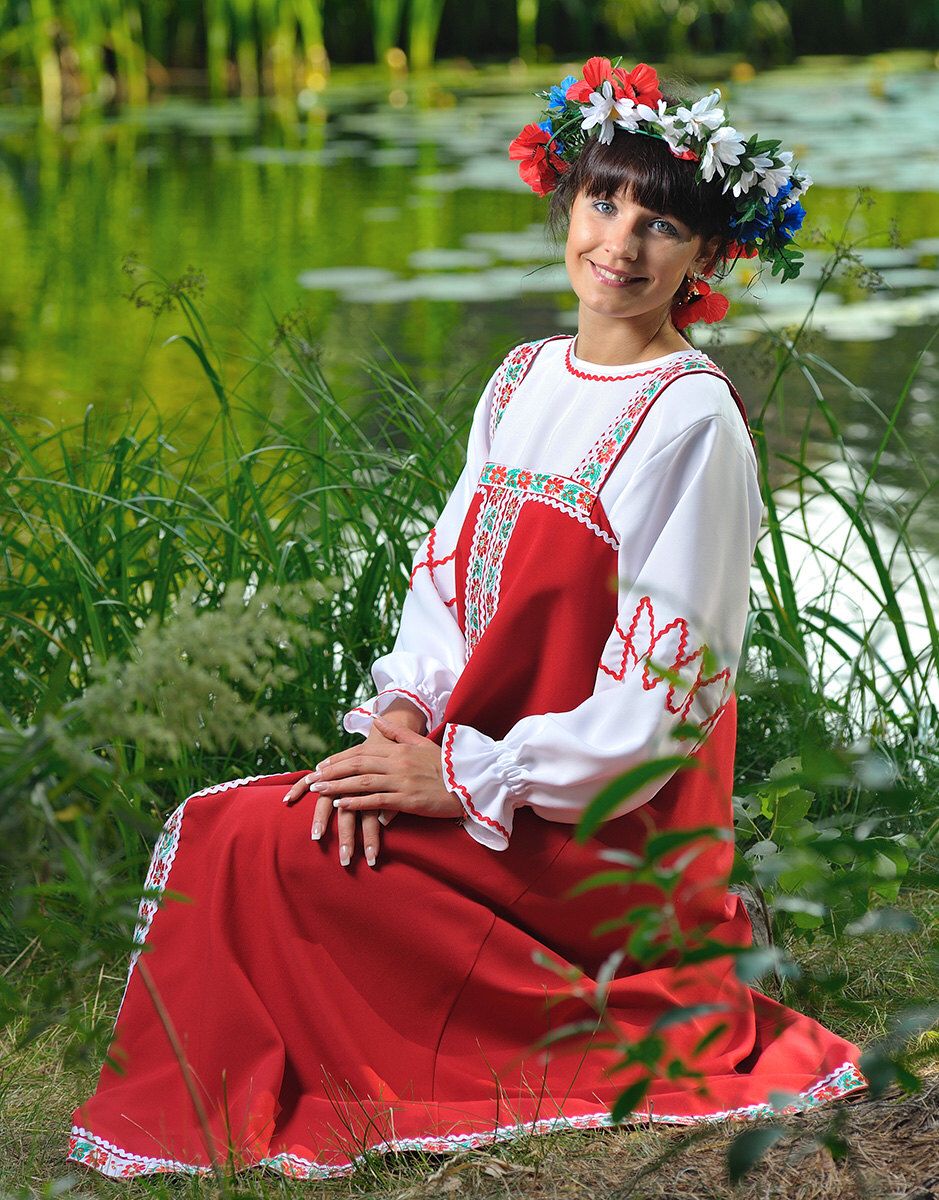 Beautiful girl Girls in Slavic costumes in La Plata