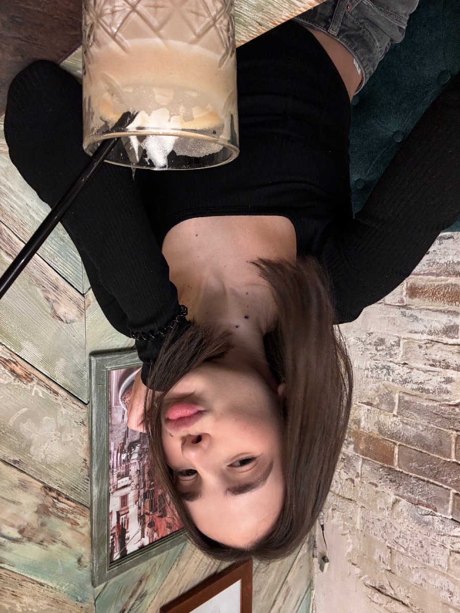 Fresh photos, fresh mood — Tina online in La Plata